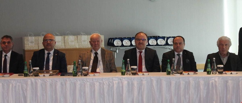 Vali Tutulmaz Afyon Egitim Vakfi Nin Toplantisina Katildi Mansetler Afyon Yerel Basin