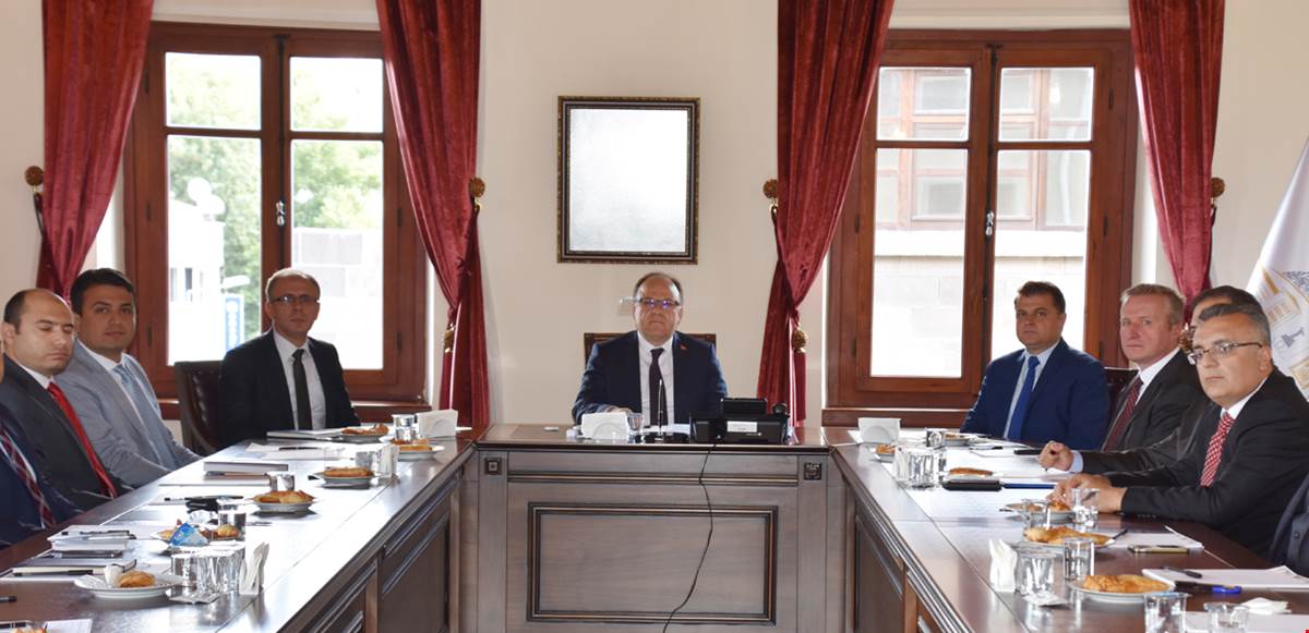 Vali Tutulmaz’ın Başkanlığında Kaymakamlar Toplantısı Yapıldı.