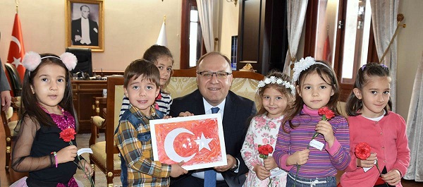 “bir Tebessüm, Bir Selam” Ekibi Vali Tutulmaz’ı Ziyaret Etti.