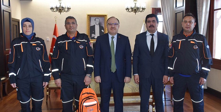 Vali Tutulmaz Afad Müdür Ve çalışanlarını Makamında Kabul Etti