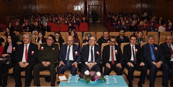 Tutulmaz, 8 Mart Dünya Kadınlar Günü Münasebetiyle Düzenlenen Programa Katıldı