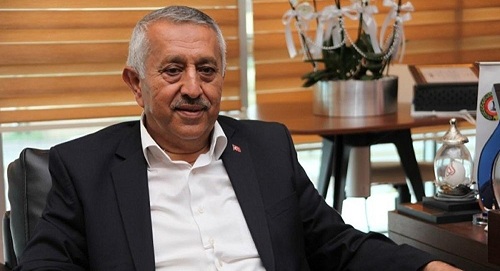 Mehmet Zeybek Pazartesi Mazbatasını Alıyor
