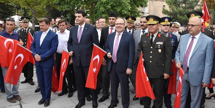 Zafer Halk Yürüyüşü Yoğun Katılımla Yapıldı