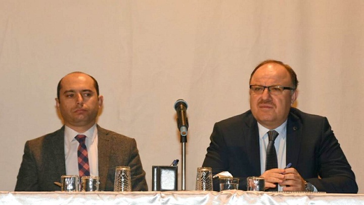 Vali Tutulmaz Emirdağ İlçesinde Muhtarlar İle Bir Araya Geldi