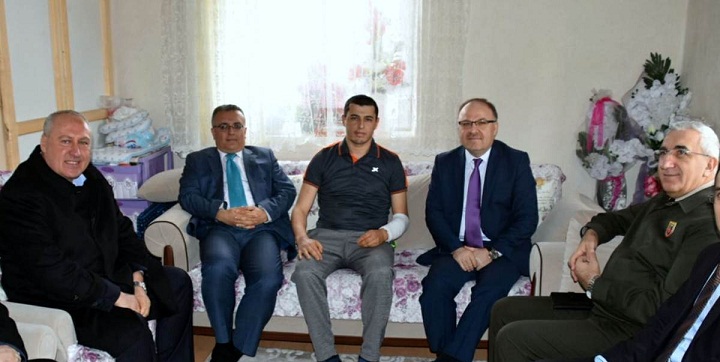 Vali Mustafa Tutulmaz Afrin Gazisini Ziyaret Etti