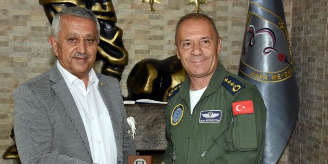 Hava Meydan Komutanı´na İade-i Ziyaret