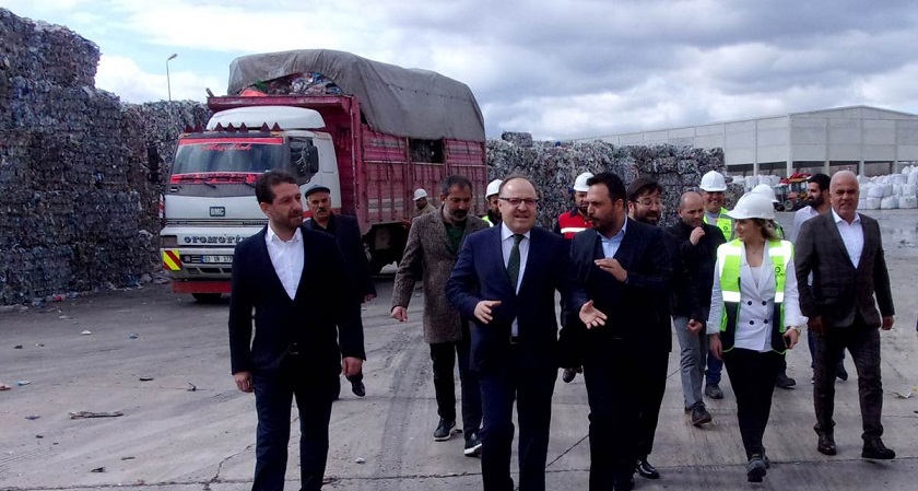 Vali Tutulmaz çevre Pet Geri Dönüşüm Tesisini Ziyaret Etti