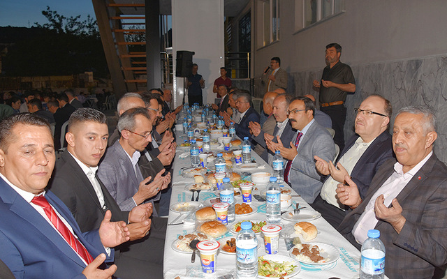 Vali Mustafa Tutulmaz Vatandaşlarımızla İftarını Açtı