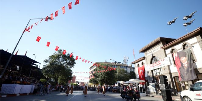 Emsalsiz Zafere Coşkulu Kutlama