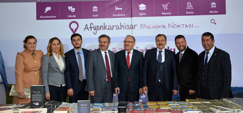 Bakan Eroğlu Kitap Fuarına Katıldı