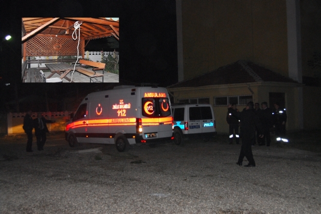 Tcdd Tren Bakım İstasyonunda Kendini Asmaya Kalktı