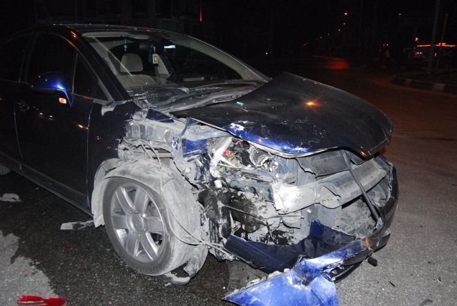Kaza'da Citroen C 4 Ve 1 Kişi Yaralandı