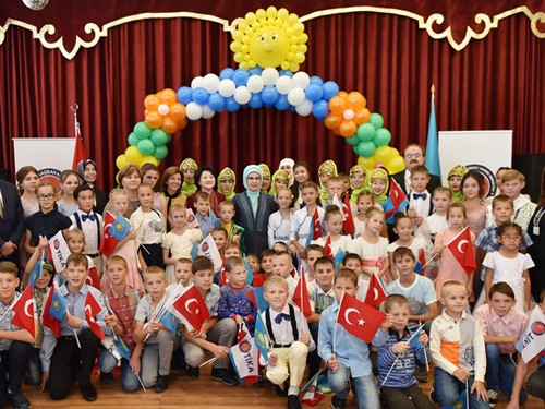 Emine Erdoğan, Astana çocuk Evi Ve Yetimhanesini Ziyaret Etti