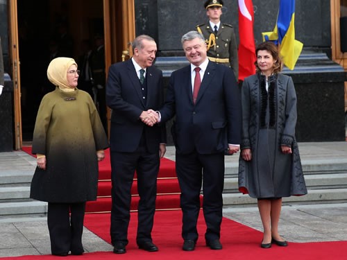 Cumhurbaşkanı Erdoğan, Ukrayna’da Resmî Törenle Karşılandı
