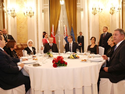 Cumhurbaşkanı Erdoğan, Sırbistan Cumhurbaşkanı Vuçiç’in Verdiği Devlet Yemeğine Katıldı