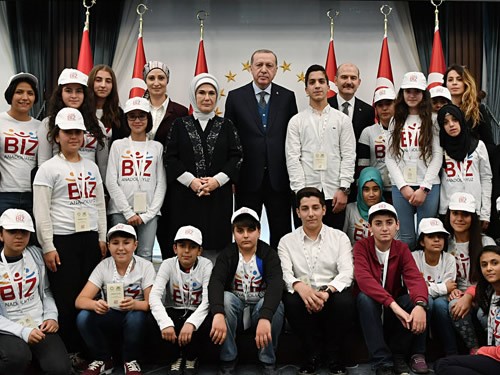 Emine Erdoğan, “biz Anadoluyuz Projesi” Kapsamında Mardin’den Gelen çocukları Kabul Etti