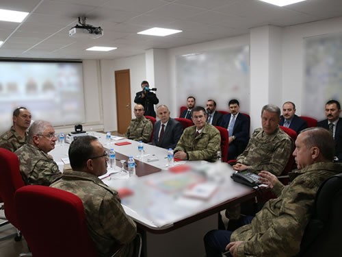 Cumhurbaşkanı Erdoğan, Zeytin Dalı Harekât Merkezi’ni Ziyaret Etti