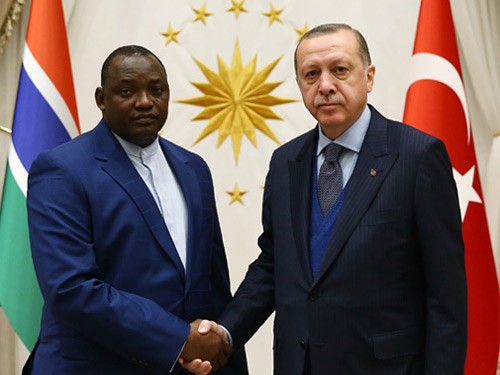 Gambiya Cumhurbaşkanı Barrow Cumhurbaşkanlığı Külliyesinde