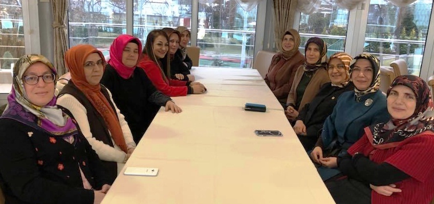 özkal, İlahiyat Mezunlarıyla Eğitimi Konuştu