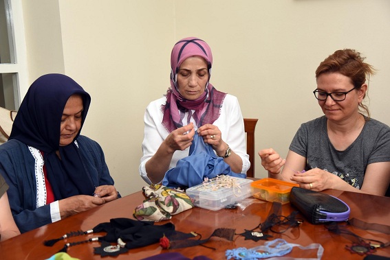 Akü'de Hobi Kursları Devam Ediyor