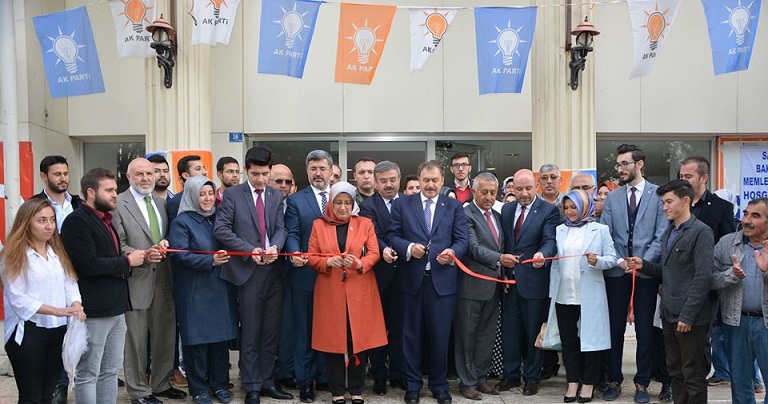 Ak Parti Seçim Koordinasyon Merkezi Açıldı