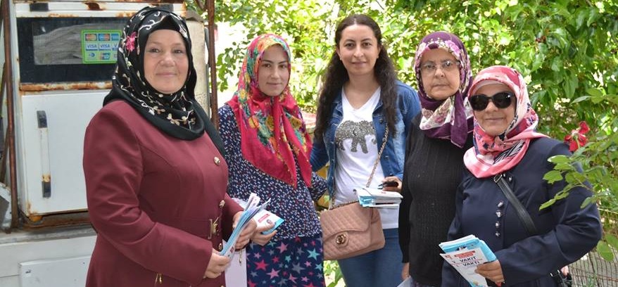 suhut ak parti ilce kadin kollari