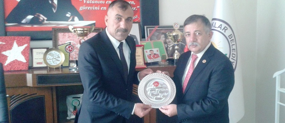 Başarılı Belediye Başkanlarına Mhp ‘den Plaket Verildi