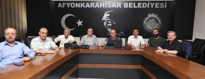 Seçici Kurul Eserleri Değerlendiriyor