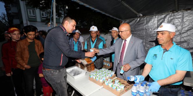 Başkan çoban İlk Orucunu Yine İftar çadırında Açtı