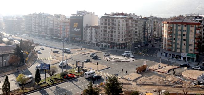 Maliye Kavşağı Kısmi Olarak Trafiğe Açıldı