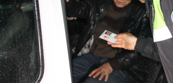 Alkolmetreyi üflemedi Ehliyetine 2 Yıl El Konuldu