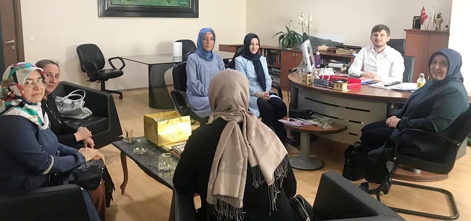 Ak Parti Kadın Kollarından Başkan Karakuş'a Ziyaret