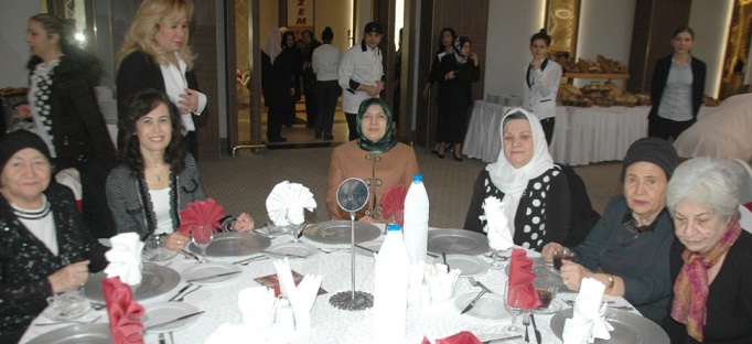 Fatma Tutulmaz Yardım Etkinliğine Katıldı