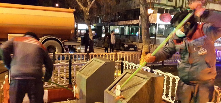 Yer Altı çöp Konteynerleri Dezenfekte Ediliyor