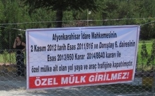 Sandıklı’da Vatandaş Yolu Ulaşıma Kapattı