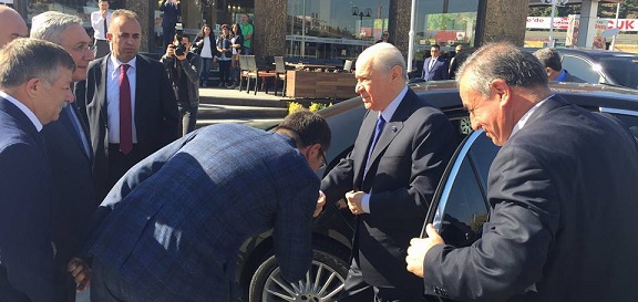 Devlet Bahçeli Afyonkarahisar’da Mola Verdi