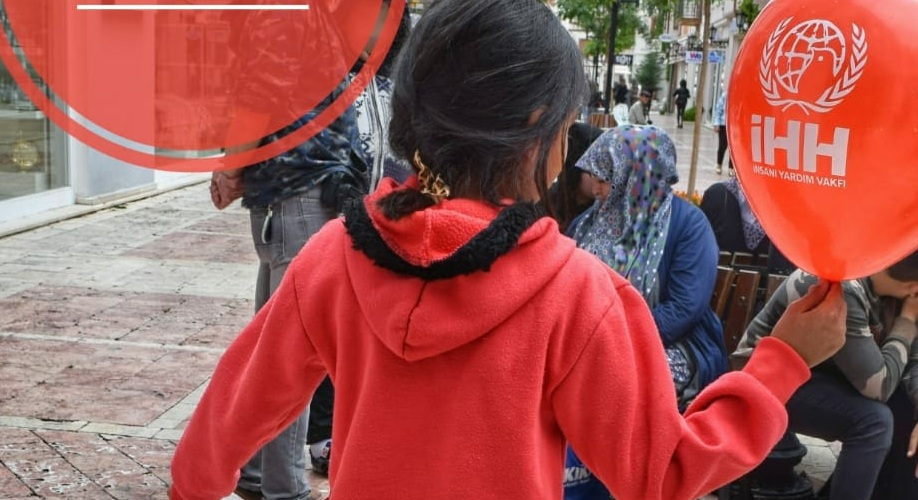 Afyon İhh Olarak 2012 çocuğumuza 100 Tl’lik Bayramlık Kıyafet Alındı