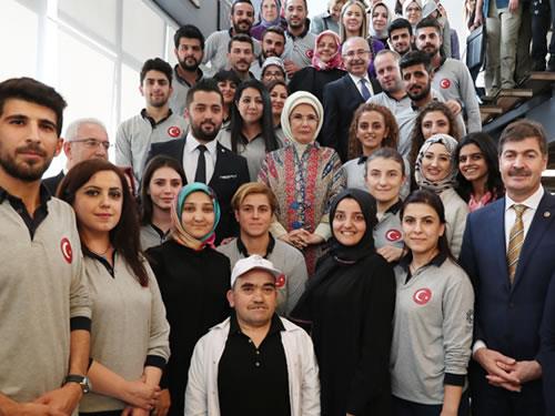 Emine Erdoğan: “türk, Kürt, Arap Ayrımı Yapmadan, Umutsuzluk Ve Korkuyu Bu Topraklardan Sileceğiz”