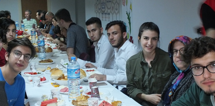 Davet Sizden Kumanyalar Bizden Projesi Sahur Programıyla Sonlandırıldı