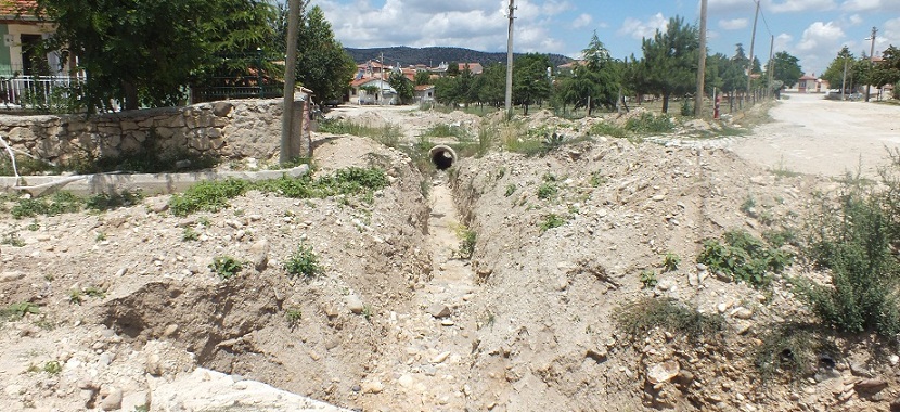 Bayat Ilcesinde Rezillik Diz Boyu Genel Afyon Yerel Basin