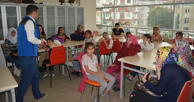 Afad Afyonkarahisar Gençlik Merkezinde Eğitim Verdi