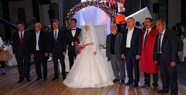 Demir Ve Canseven Ailelerinin Mutlu Günü