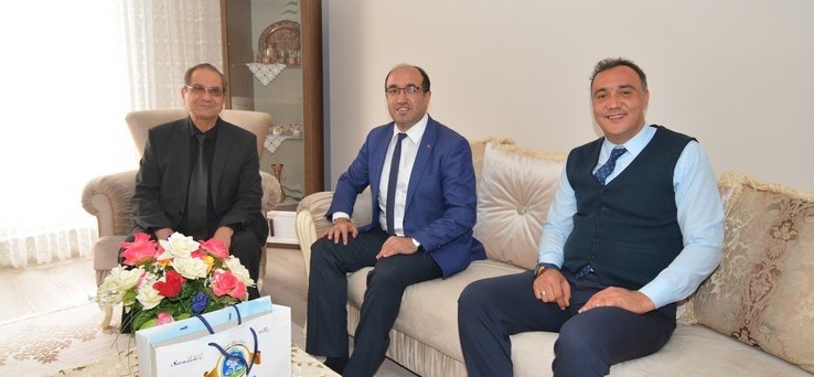 Başkan Mustafa çöl Emekli öğretmenlerimizi Unutmadı