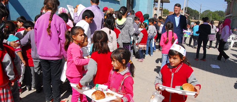 Pazarağaç'da Aşure Etkinliğine Yoğun İlgi