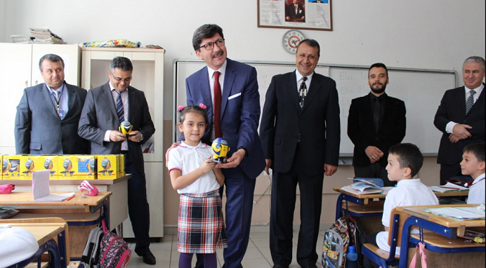 Pette Kumbara Oyuncakları Dağıtıldı