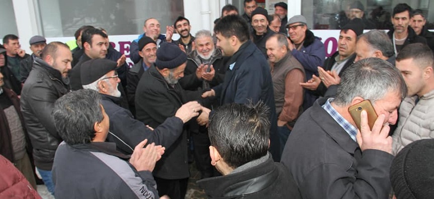 “elveda Diyeceklerden Değil, El Vefa Diyenlerdeniz”