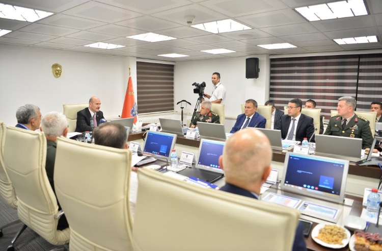 Soylu’dan Bayramda Vatandaşa ‘frene Değil Kurala Güven’ çağrısı