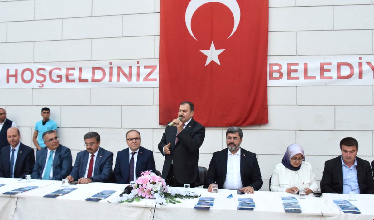 Bakan Eroğlu Hemşerileriyle Bayramlaştı