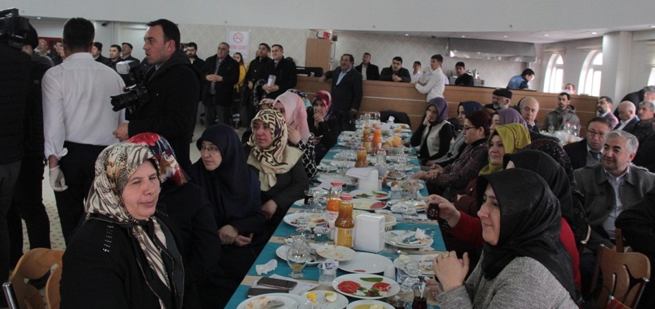 Bakan Eroğlu, Stk, Muhtarlar Ve Esnaflarla Kahvaltıda Buluştu