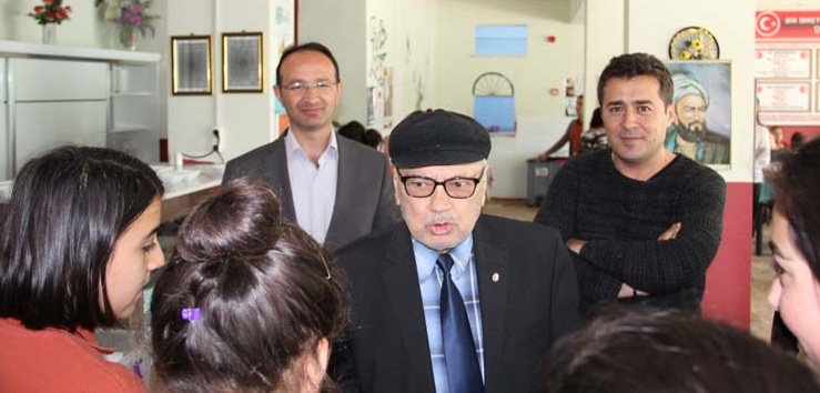 Dinar Atatürk Yatılı Bölge Ortaokulu öğrencilerine Kitap Bağışı